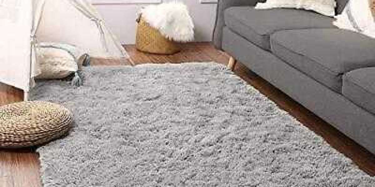 How to Layer a Grey Shaggy Rug with Other Floor Coverings