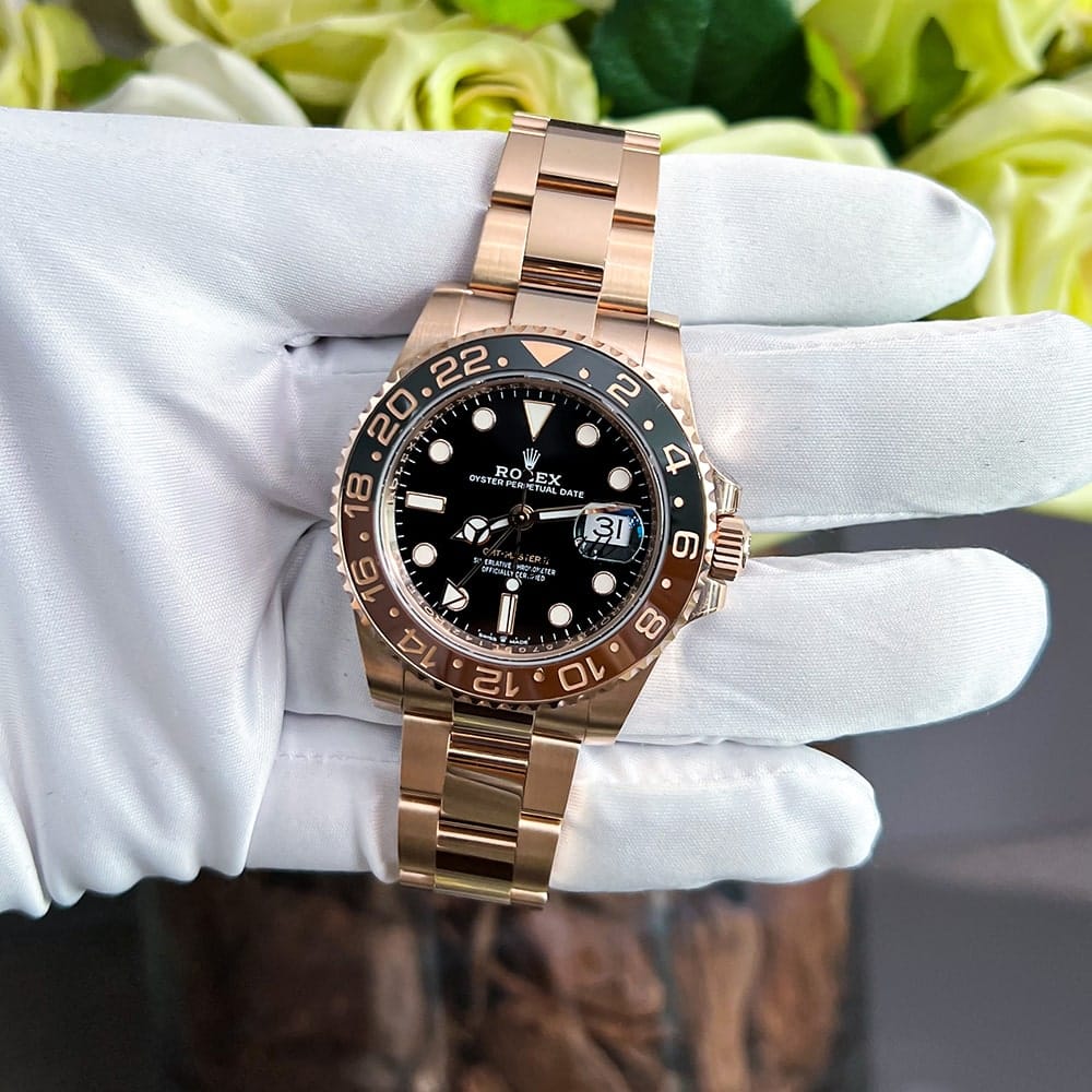 The Enduring Appeal of the Pre-Owned Rolex Submariner – RueAmi